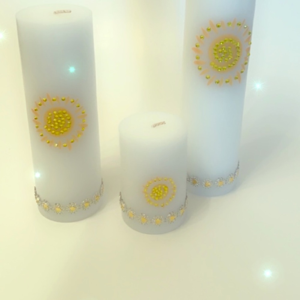 Un-scented candles